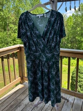Lark & Ro Dress Dark Green And Lavender Floral Wrap Style Bodice Size 12